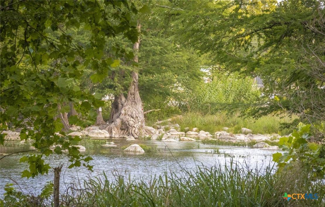 1270 Ervendberg Avenue - Photo 1