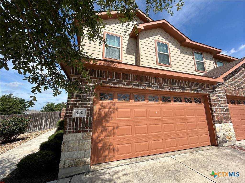 430 Creekside Curve - Photo 1