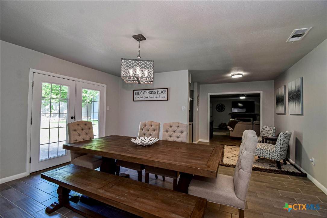 205 Tanglewood Road - Photo 1