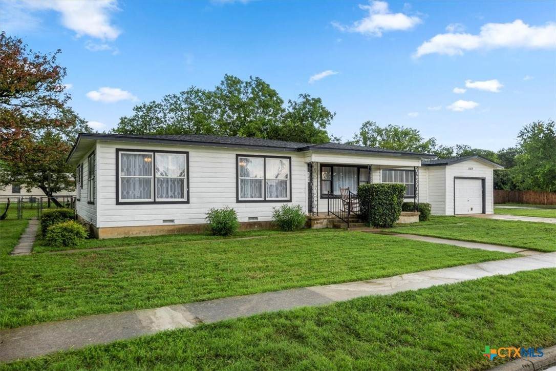 1102 5th Street - Photo 1