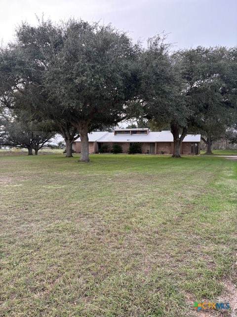 2082 Fm 318 - Photo 1
