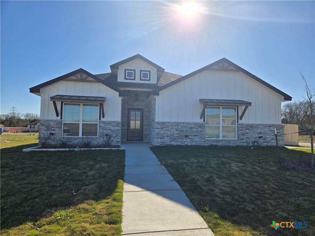 1005 Nacogdoches Drive - Photo 1