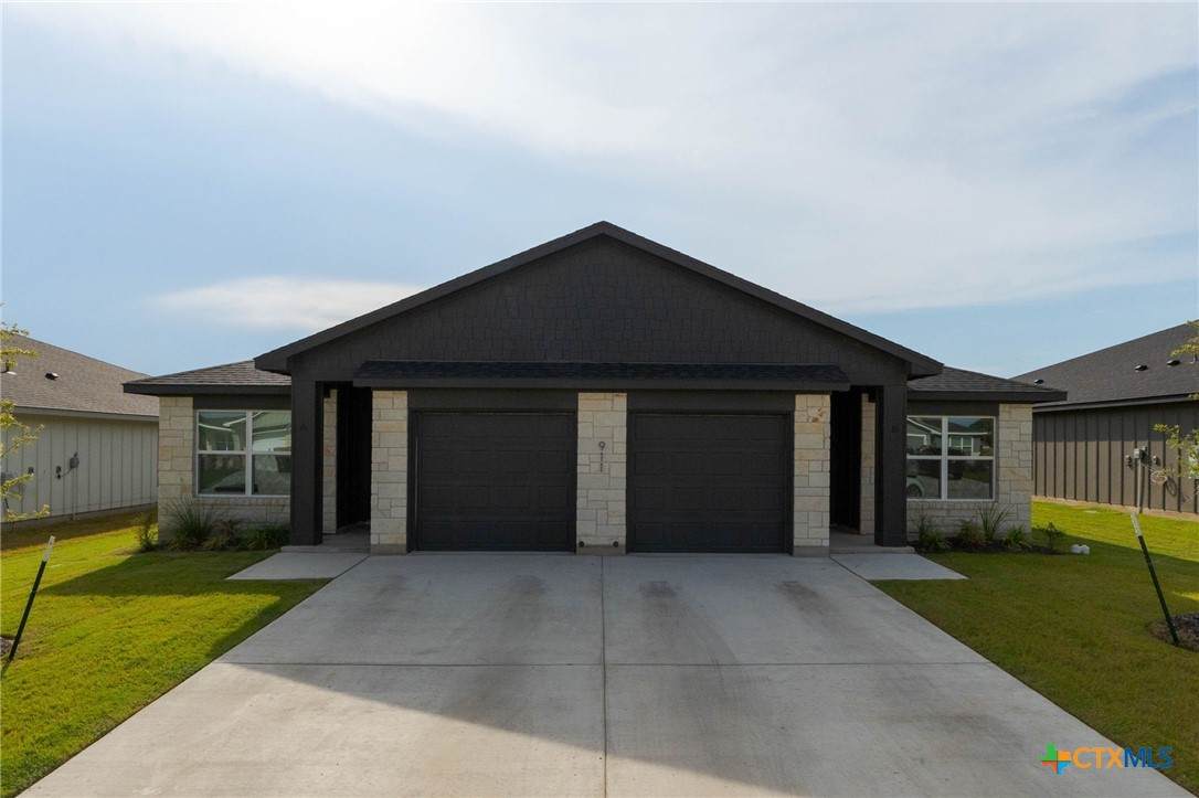 911 Cherry Laurel Lane - Photo 1