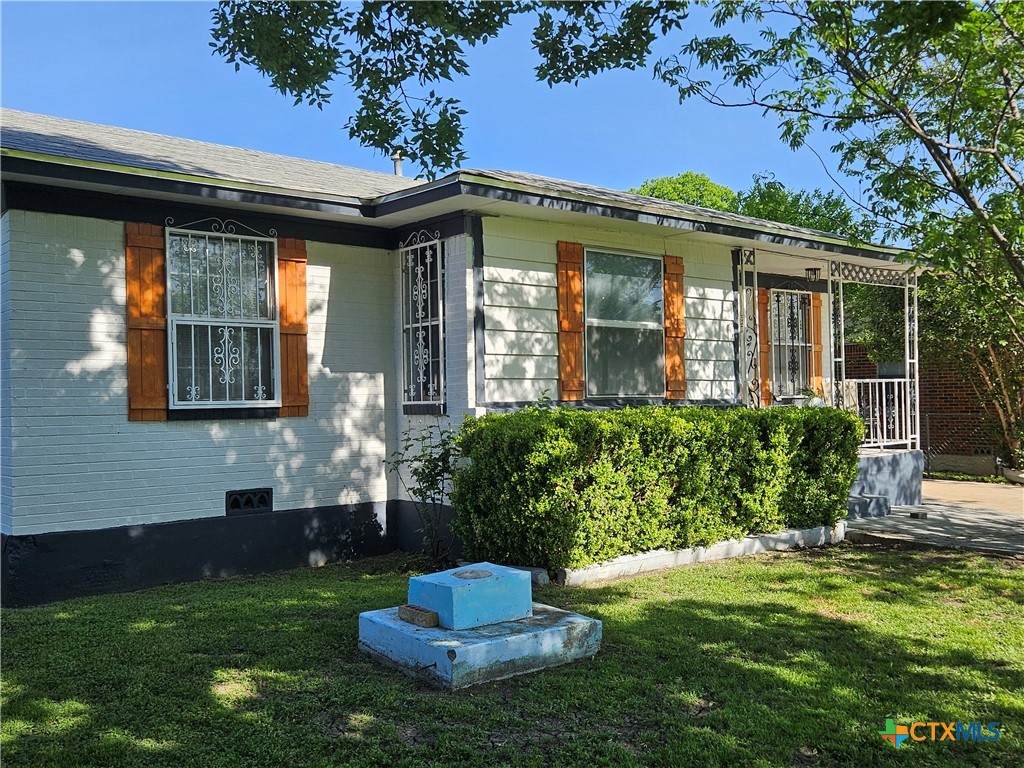 1203 Rev R A Abercrombie Drive - Photo 1