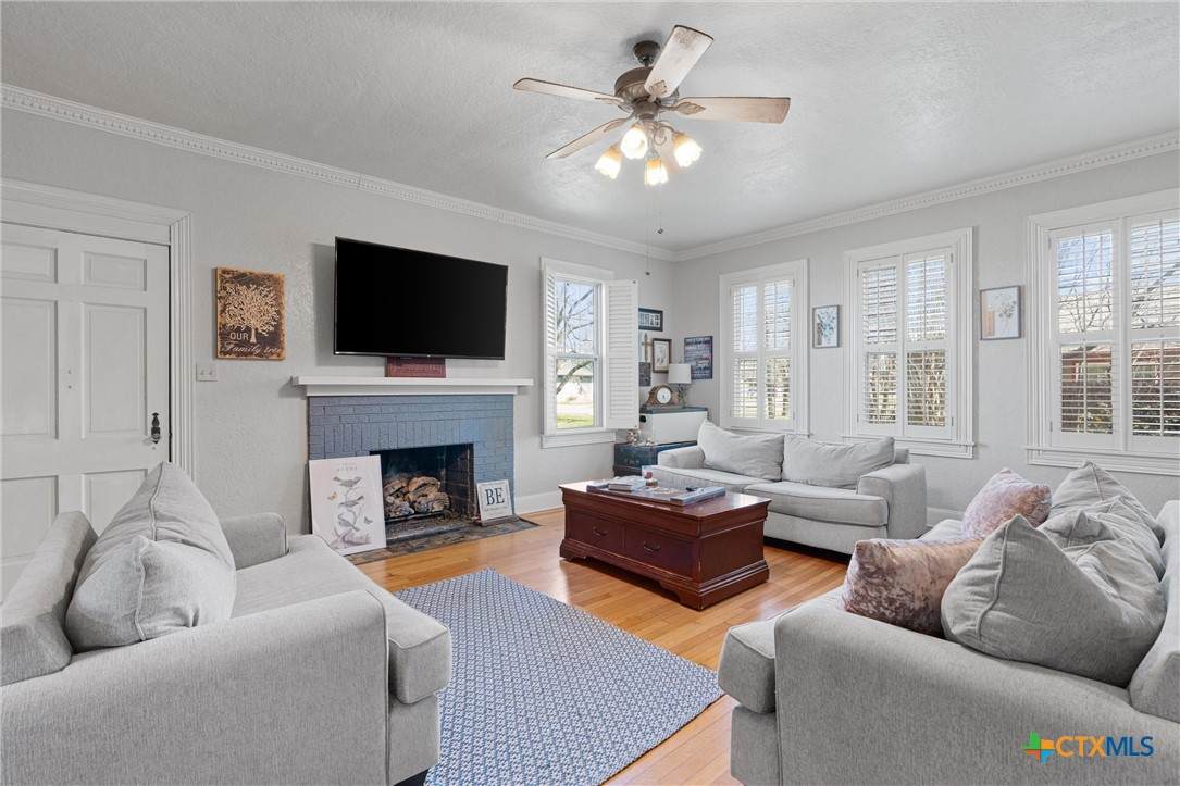 1543 Clark Street - Photo 1