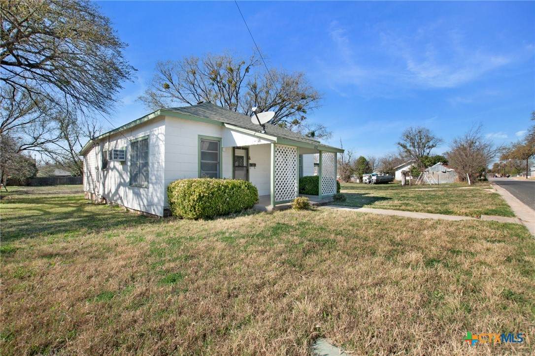 612 Brown Street - Photo 1