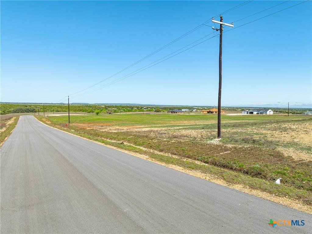 1220 Hadley Lane - Photo 1