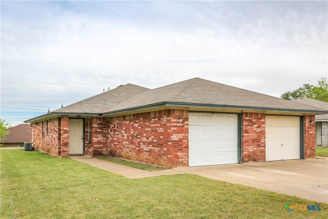 203 Lydia Drive - Photo 1