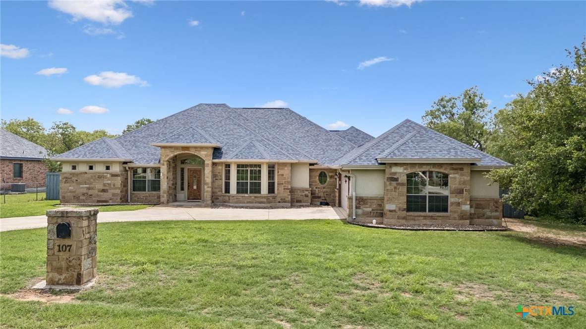 107 Oakview Drive - Photo 1