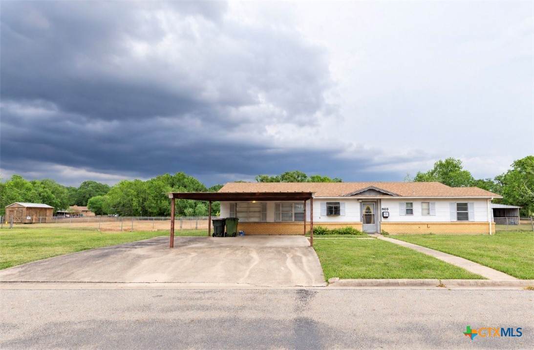 603 Terry Street - Photo 1