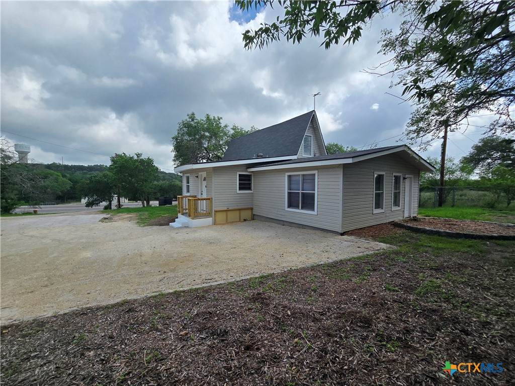 8251 Fm 2673 - Photo 1