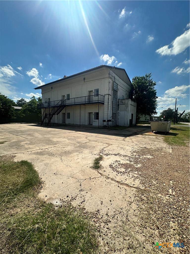 1010 Nelson - Photo 1