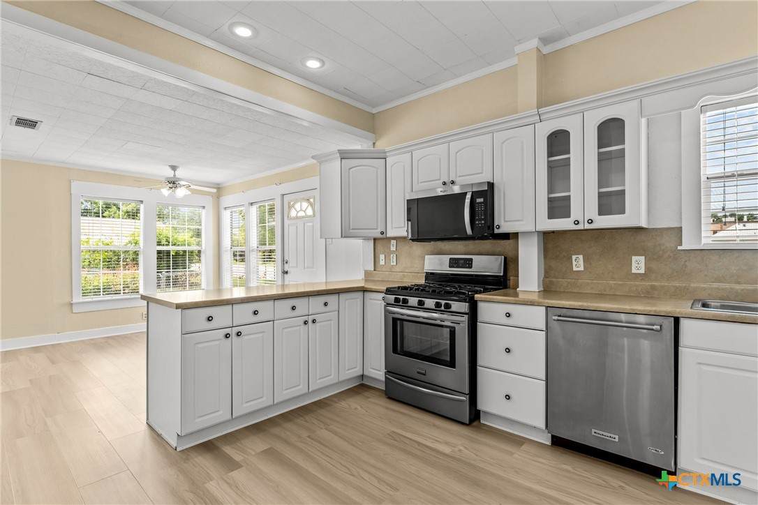 202 27th Street - Photo 1