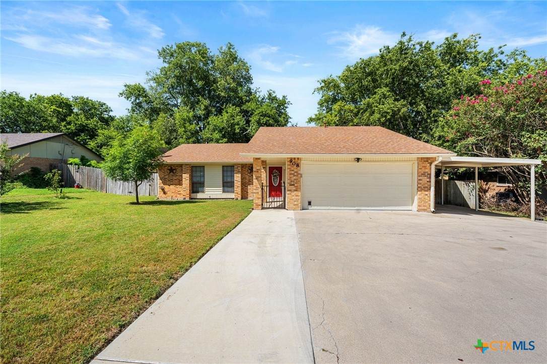 908 Indian Trail - Photo 1