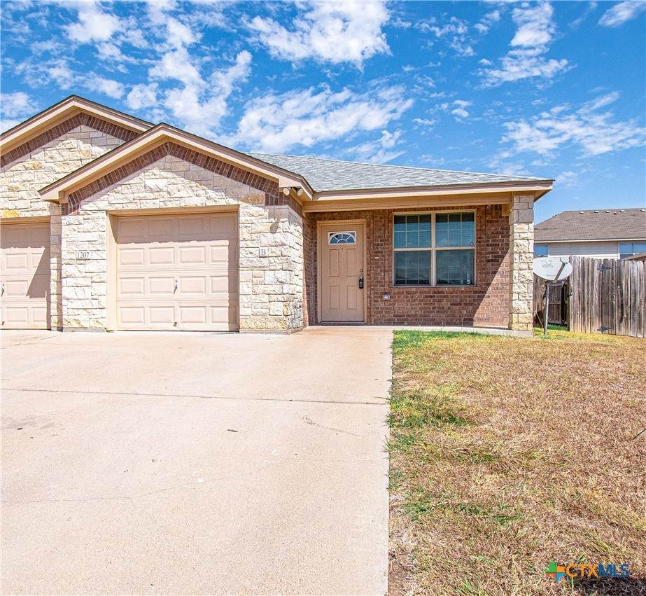 1207 Cavalry Lane - Photo 1