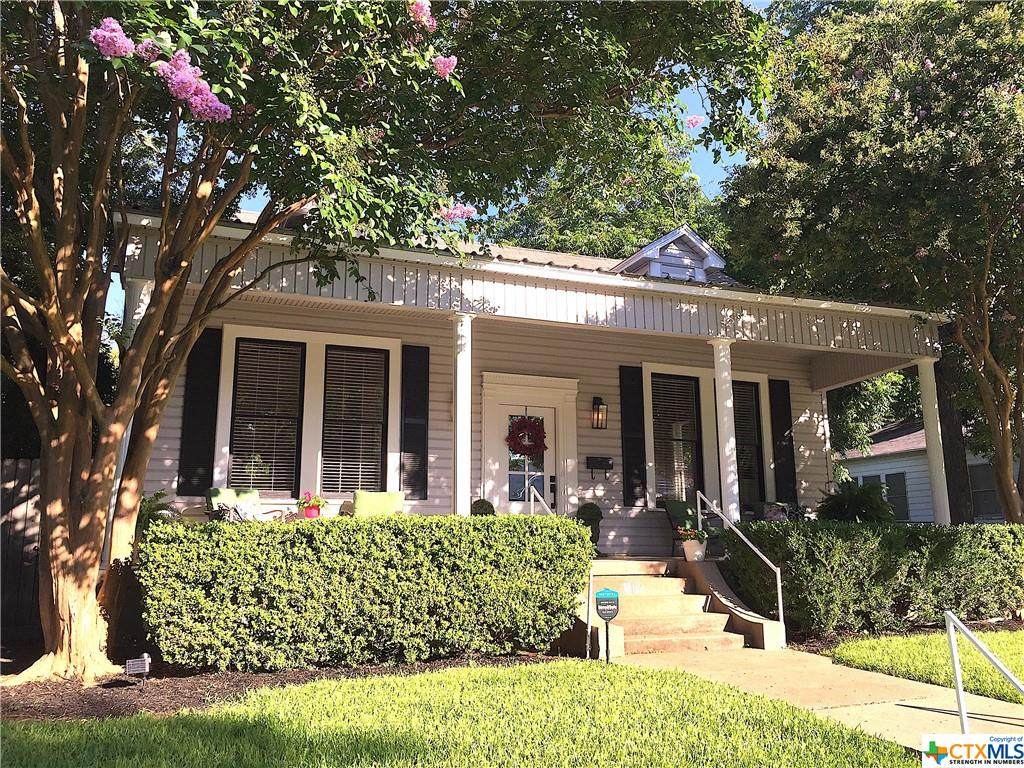 1112 Main Street - Photo 1
