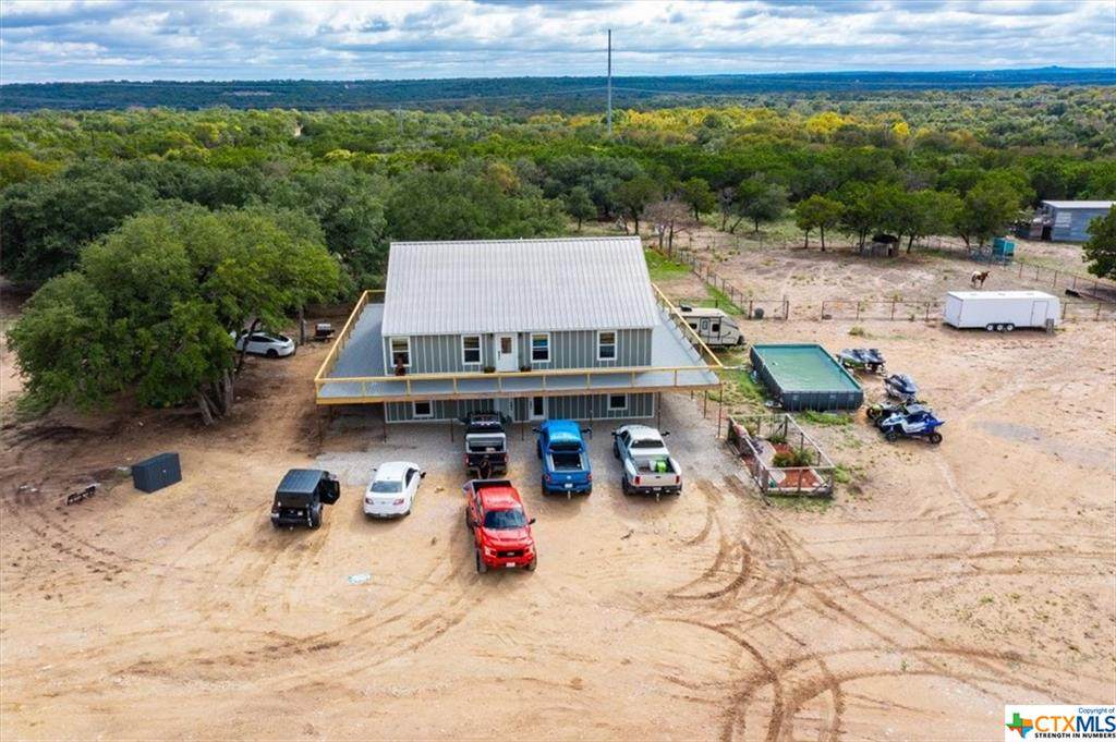 626 Private Road 3090 - Photo 1