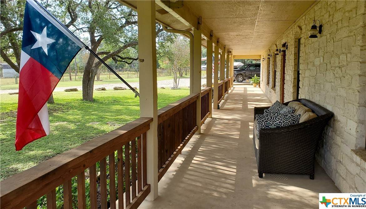 700 Private Road 909 - Photo 1