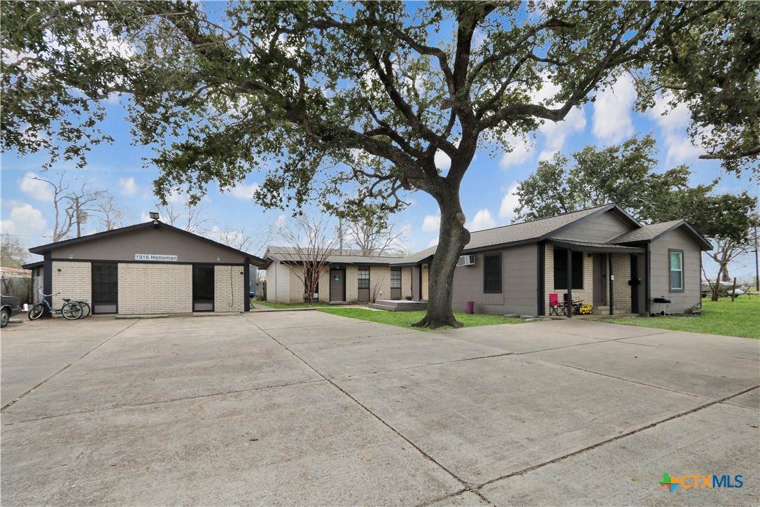 1916 Holloman Drive - Photo 1
