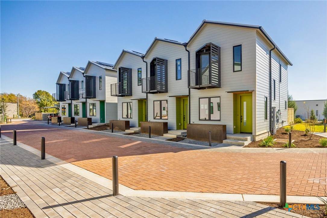 102 Lively Lane - Photo 1