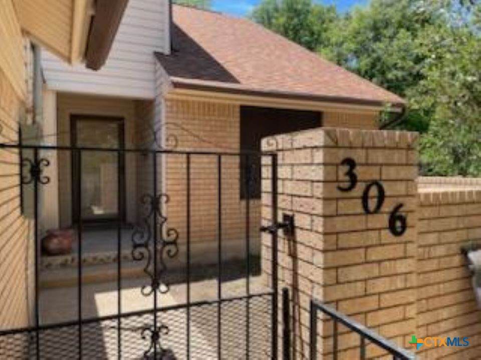 306 Arnold Street - Photo 1