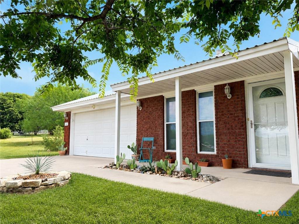 369 County Road 3367 - Photo 1