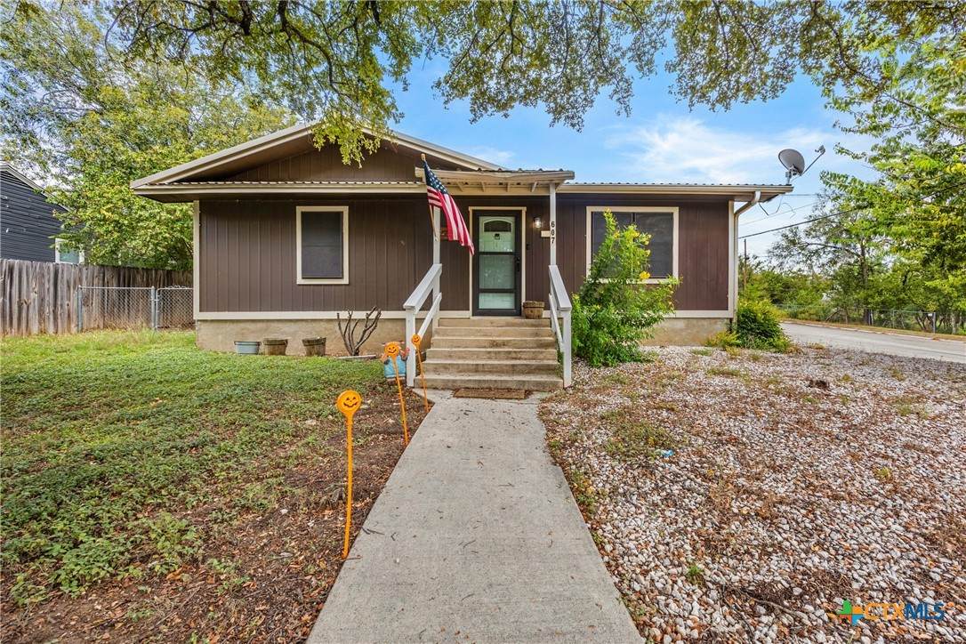 607 Summer Street - Photo 1