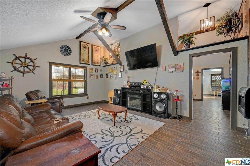 158 Dow Lane - Photo 1