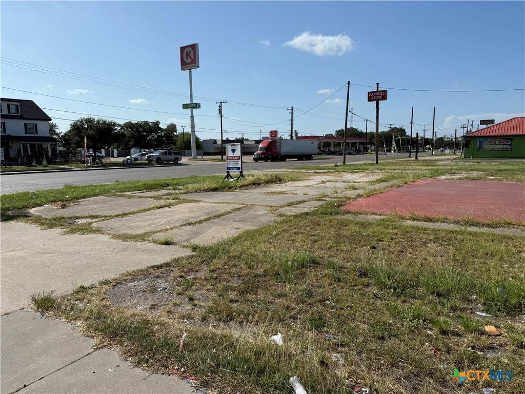 202 Alamo Street - Photo 1