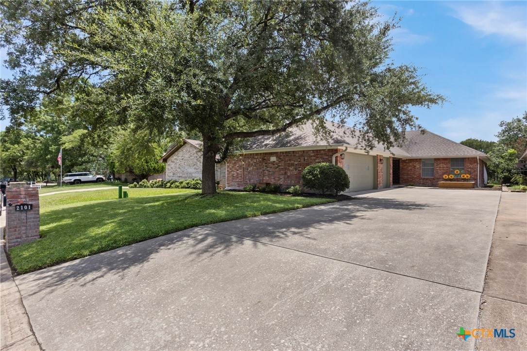 2101 Chisholm Trail - Photo 1