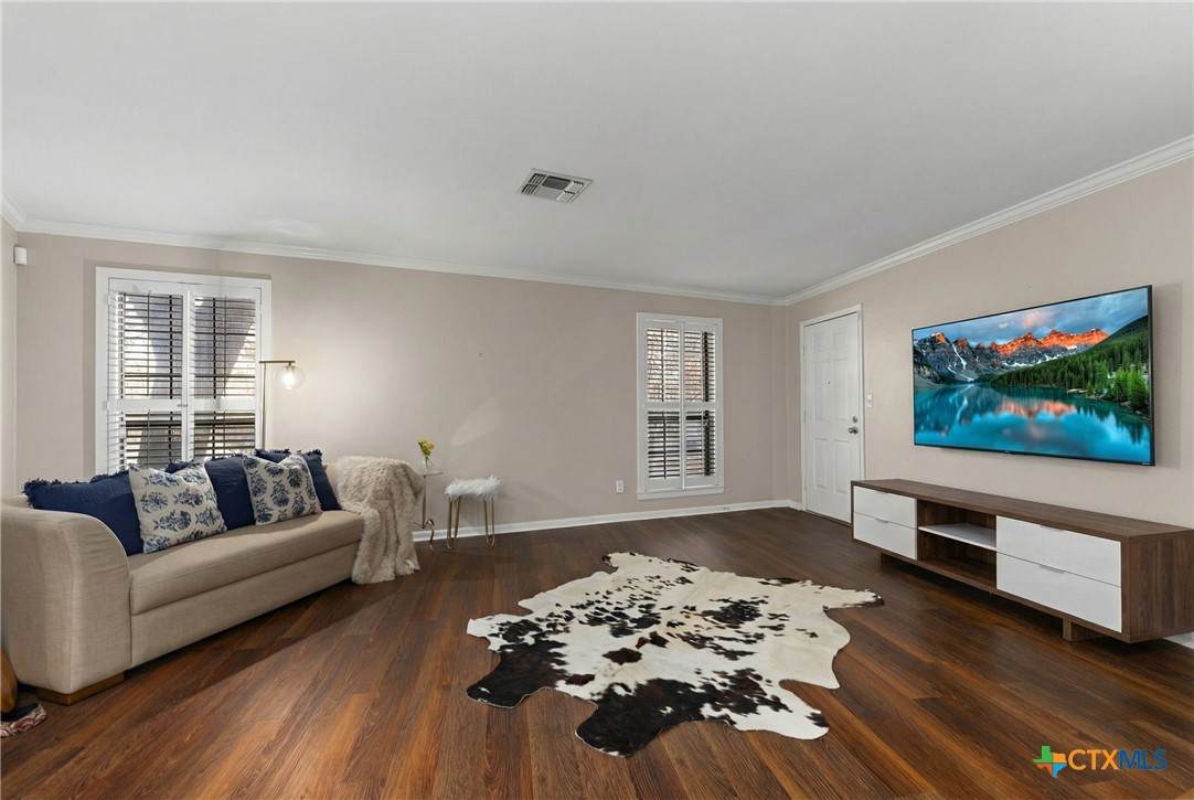 201 Ellwood Street - Photo 1