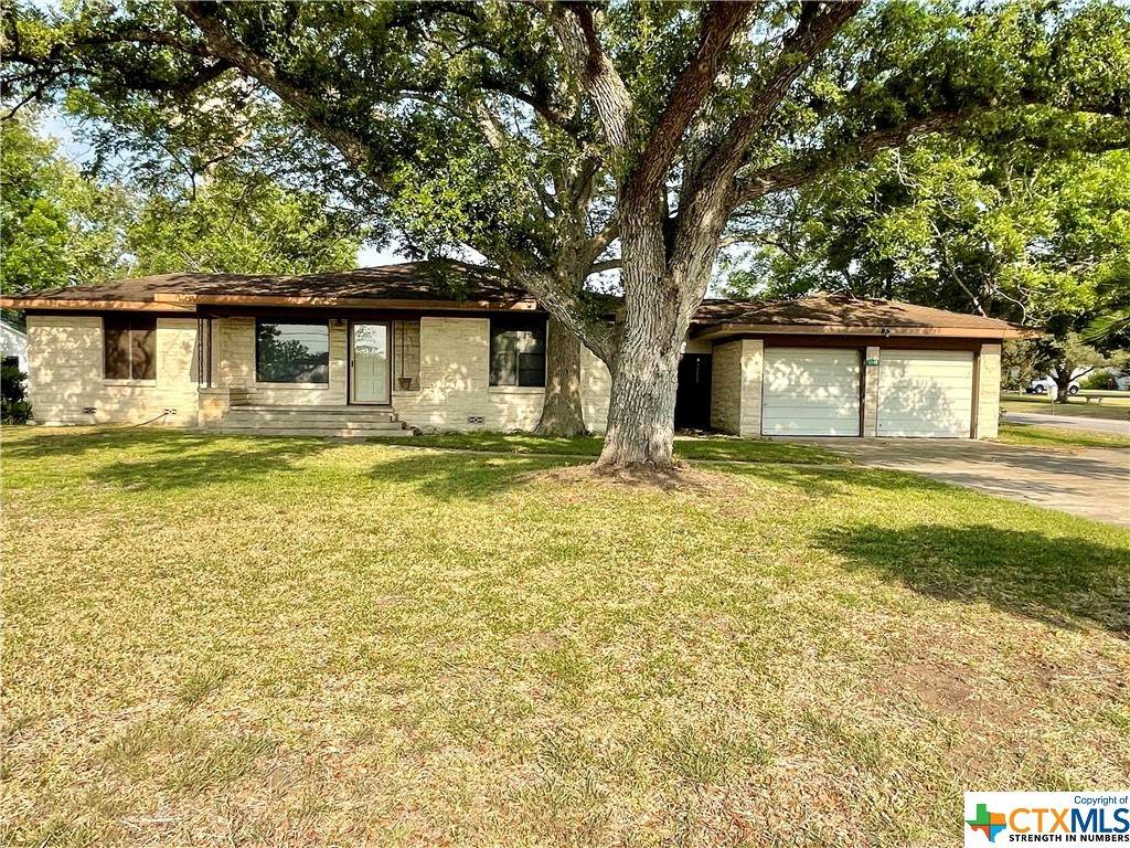1048 Us Highway 183 - Photo 1