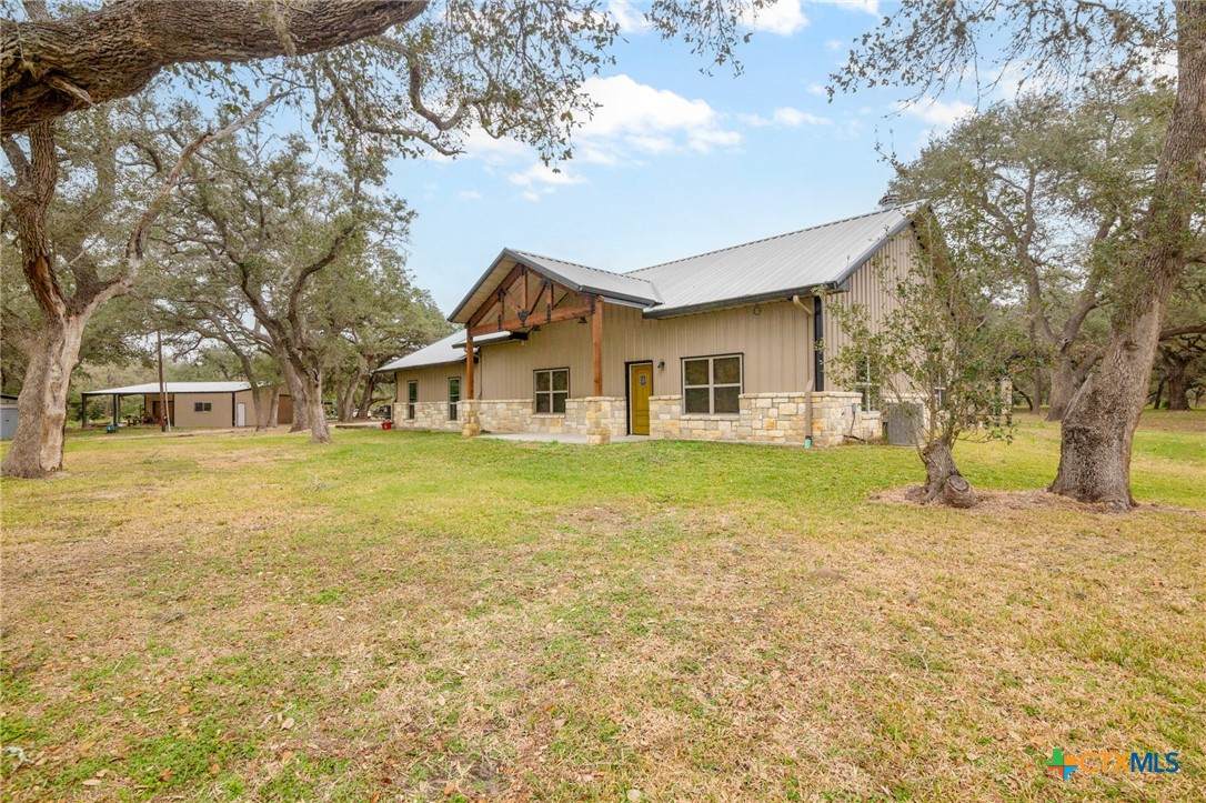 3793 Fm 446 - Photo 1