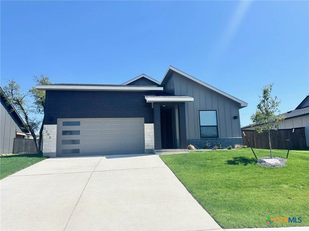 2206 Wooster - Photo 1