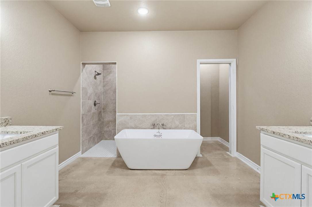 408 Avenue C - Photo 1