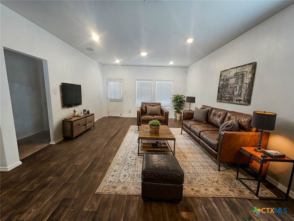 916 Armadillo Drive - Photo 1