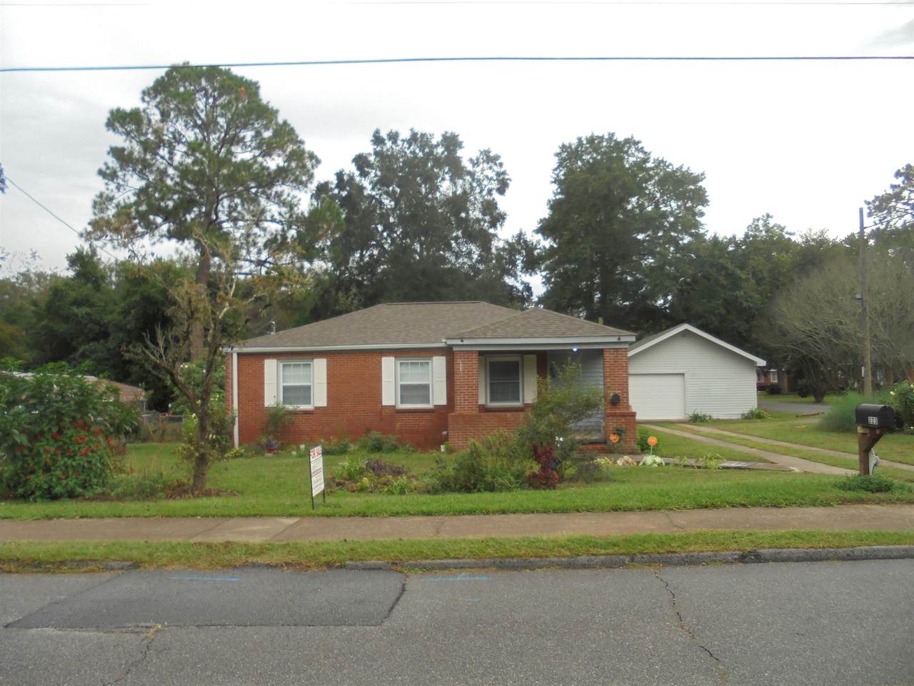 223 Shirley Drive - Photo 1