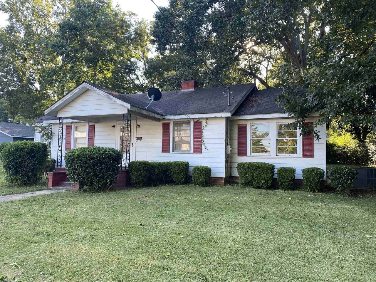 403 Chamlee Drive - Photo 1