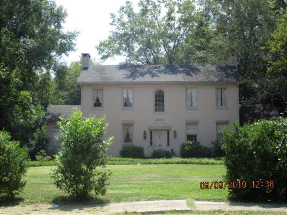 305 College St. - Photo 1