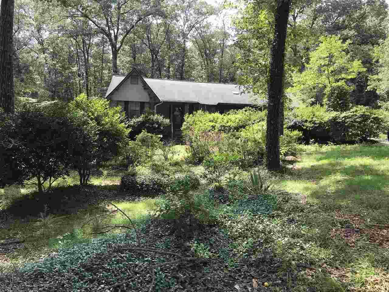 105 Crestwood Circle - Photo 1