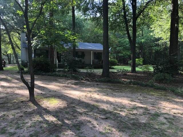 807 Lakeview Drive - Photo 1