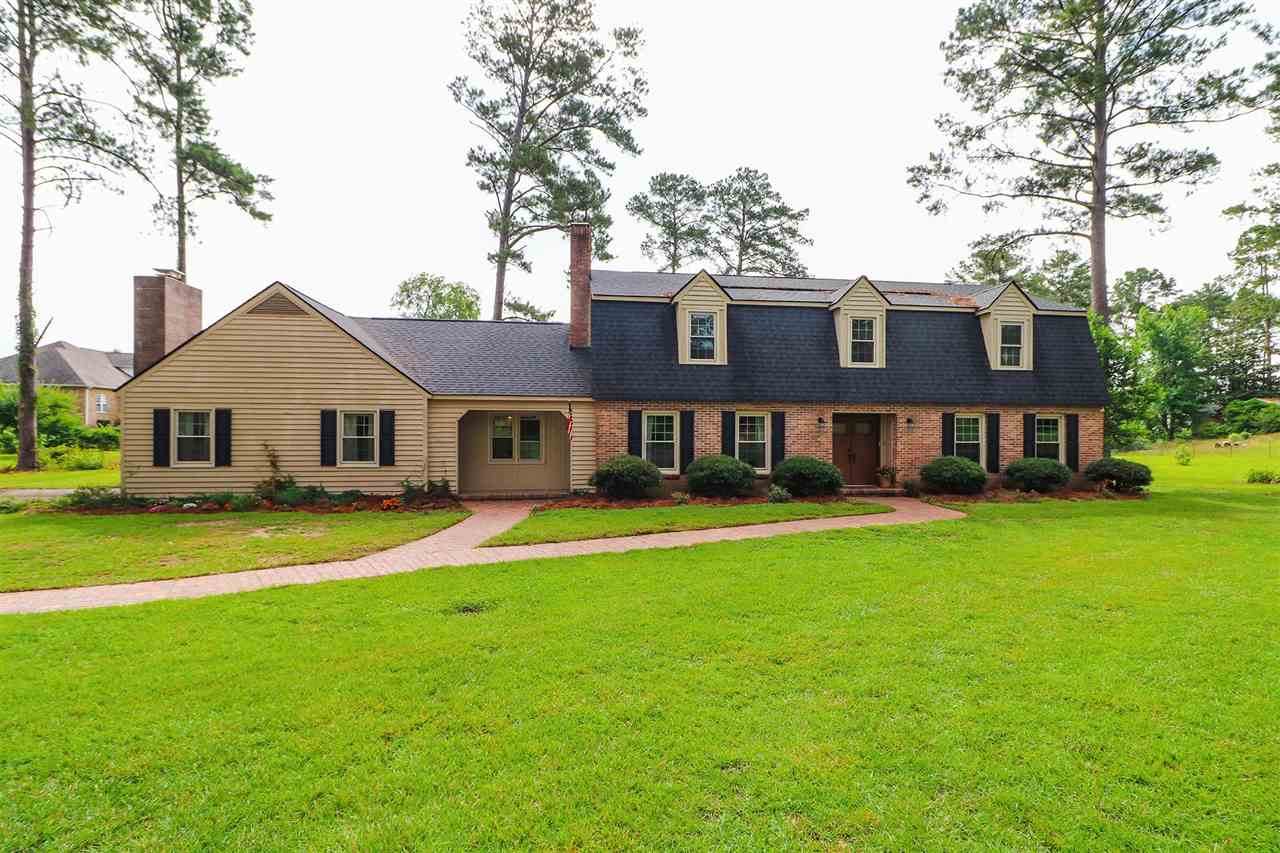 822 Woodsdale Drive - Photo 1
