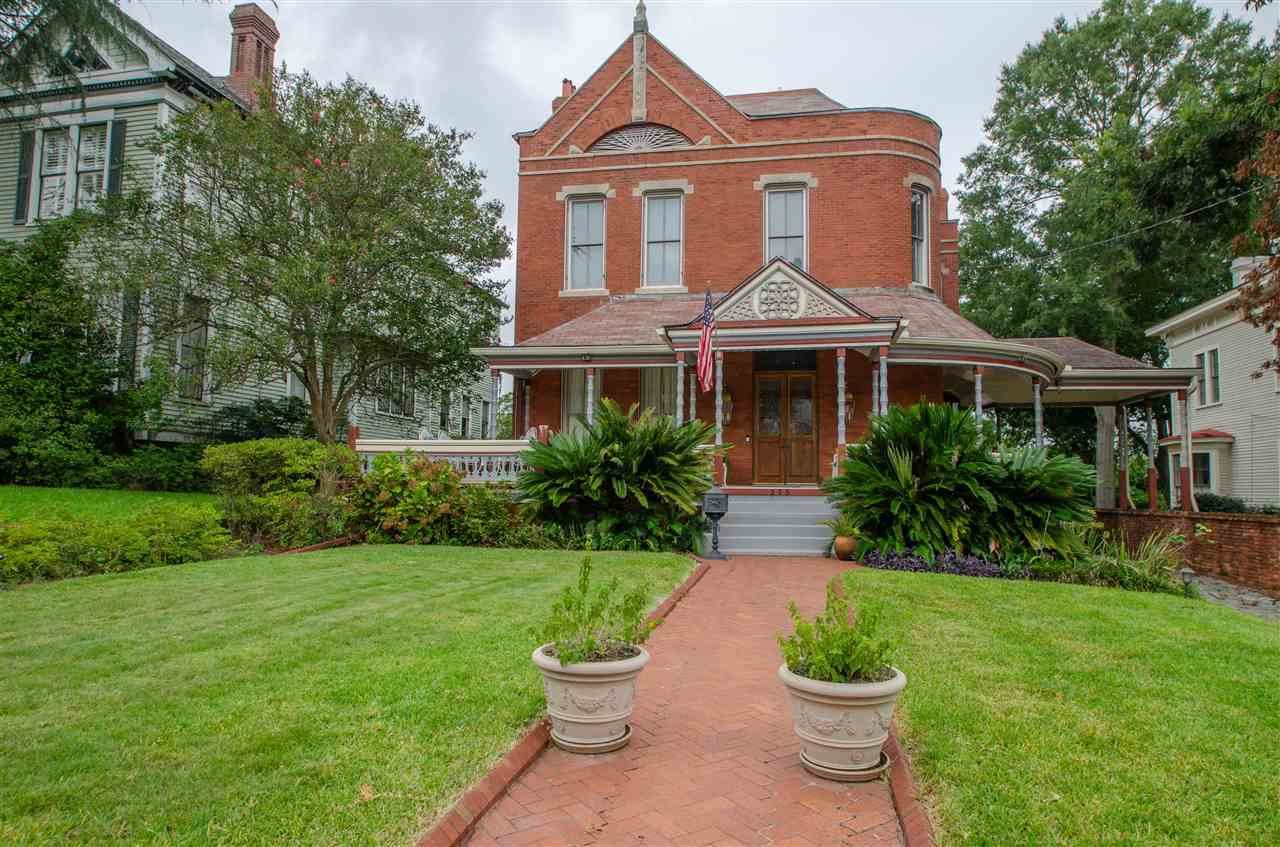 275 College Street - Photo 1