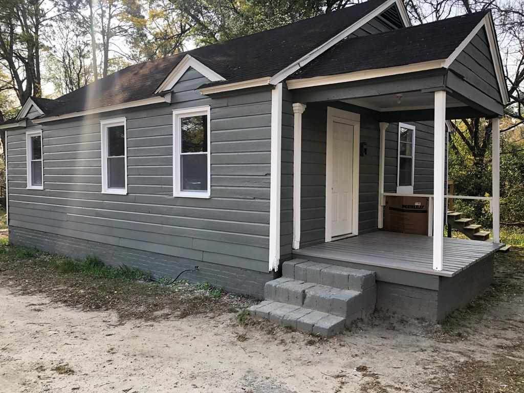 814 Moore Street - Photo 1