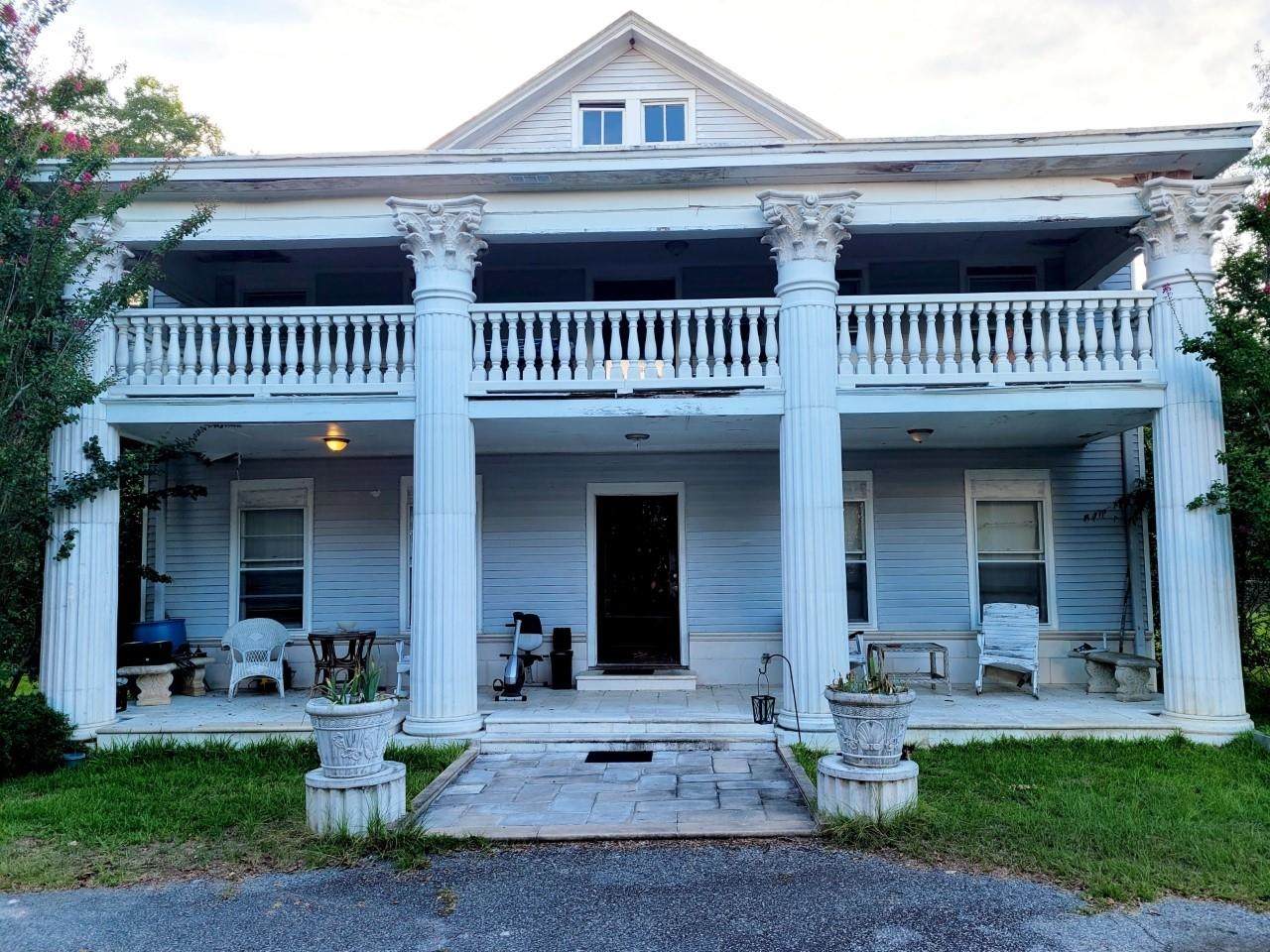 403 Main Street - Photo 1