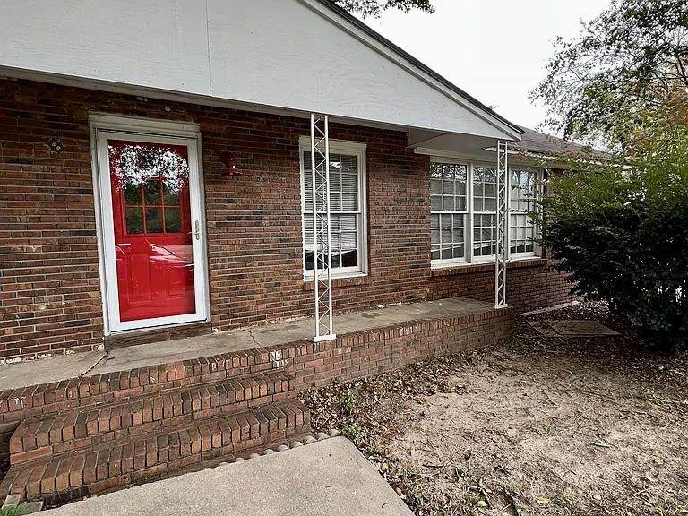 706 Union Street - Photo 1