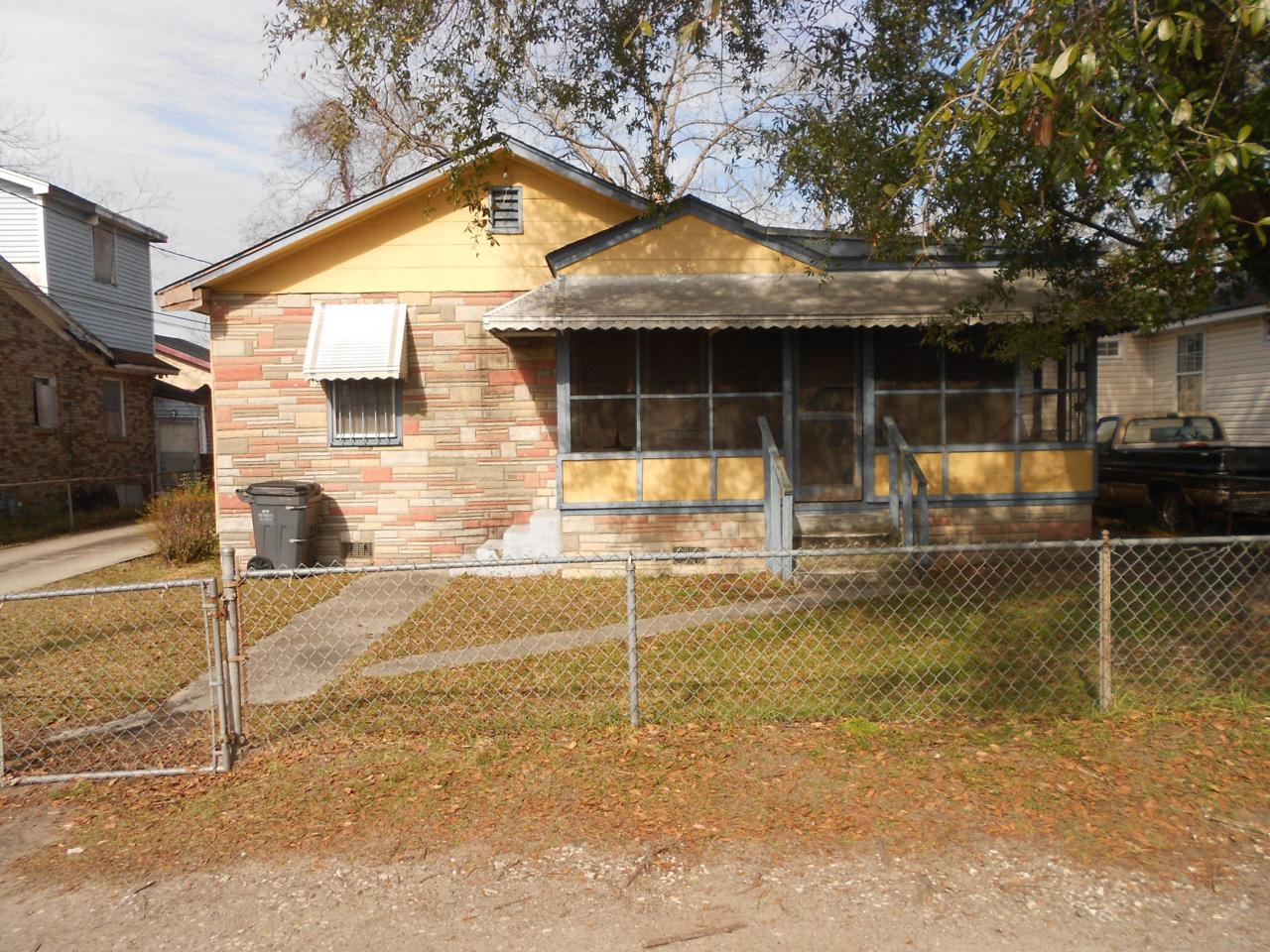 1912 Boxwood Avenue - Photo 1