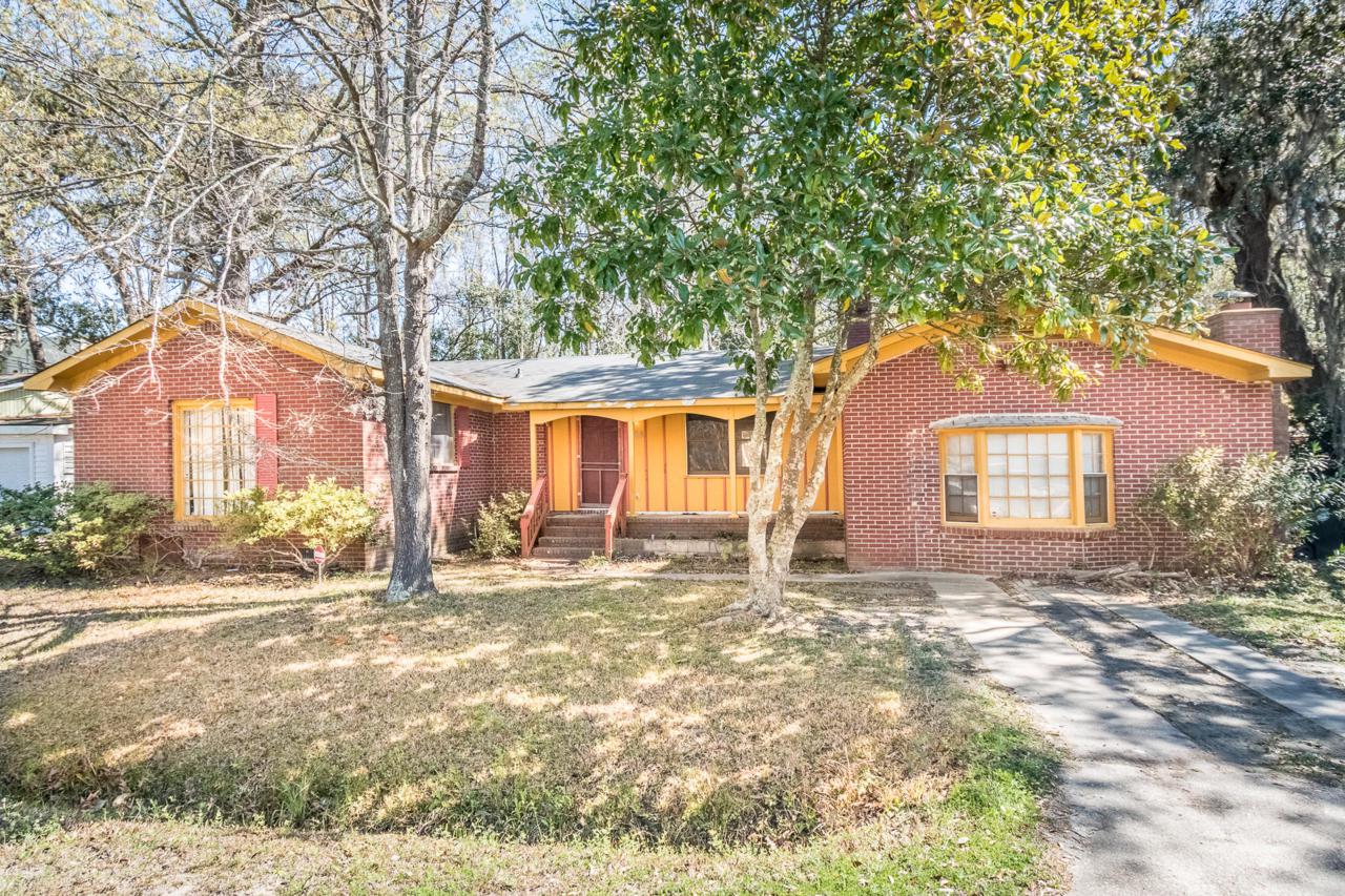 1865 Jaywood Circle - Photo 1