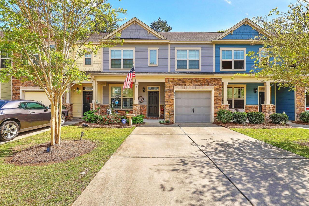 819 Bibury Court - Photo 1
