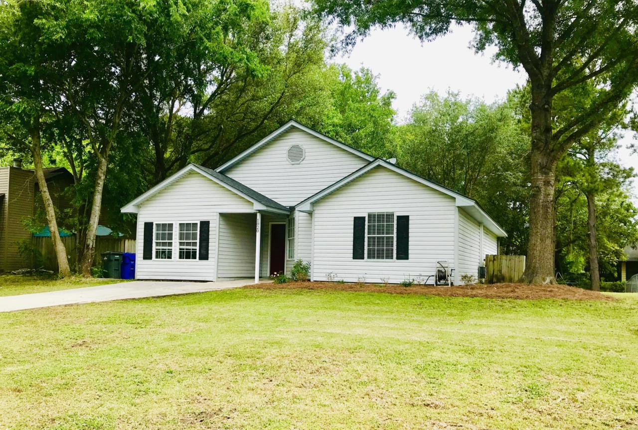 1020 Oakcrest Drive - Photo 1